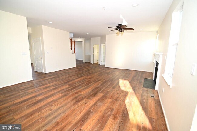 Building Photo - 7001 Chaptico Ct