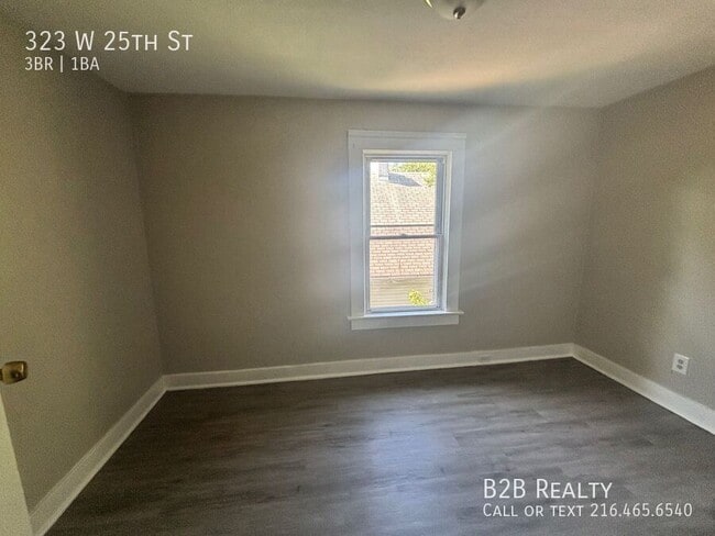 Building Photo - 323 W 25th St