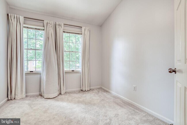 Building Photo - 112 Gretna Green Ct