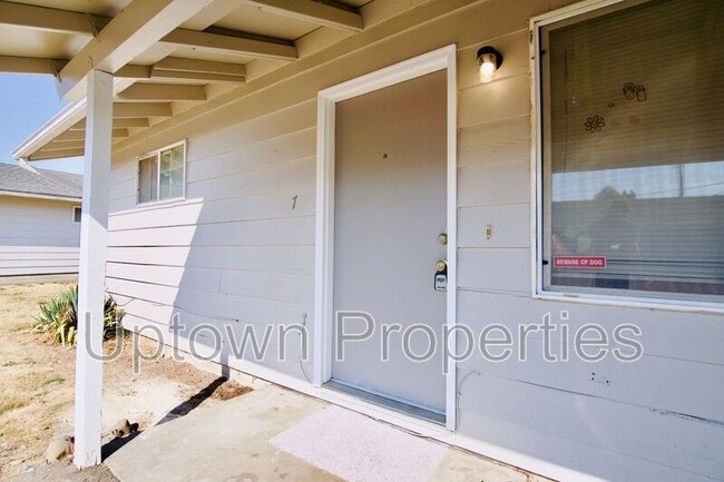 Building Photo - 466 N Adair St