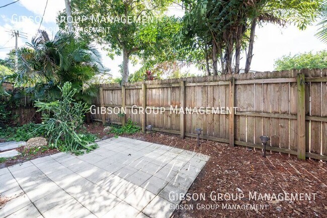 Building Photo - 1240 NW 6th Ave