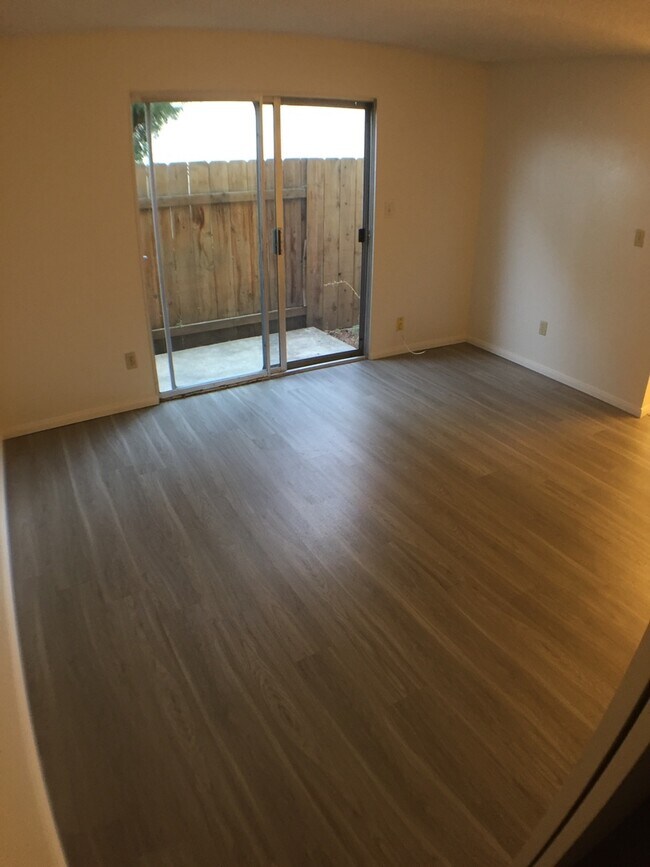 Building Photo - 7414 Mesa College Dr