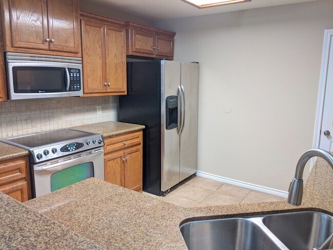 Building Photo - May Move In! 3 Bed 2 Bath In Edelweiss Gar...