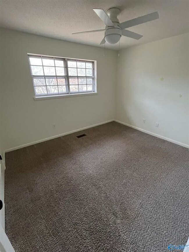 Building Photo - Home for Rent in Guntersville, Alabama!