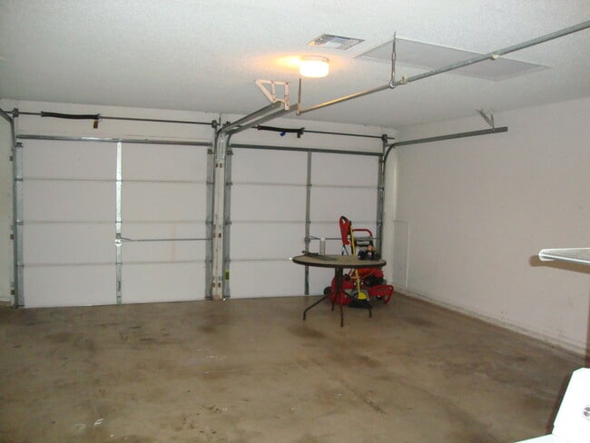 Building Photo - Pipers Meadow