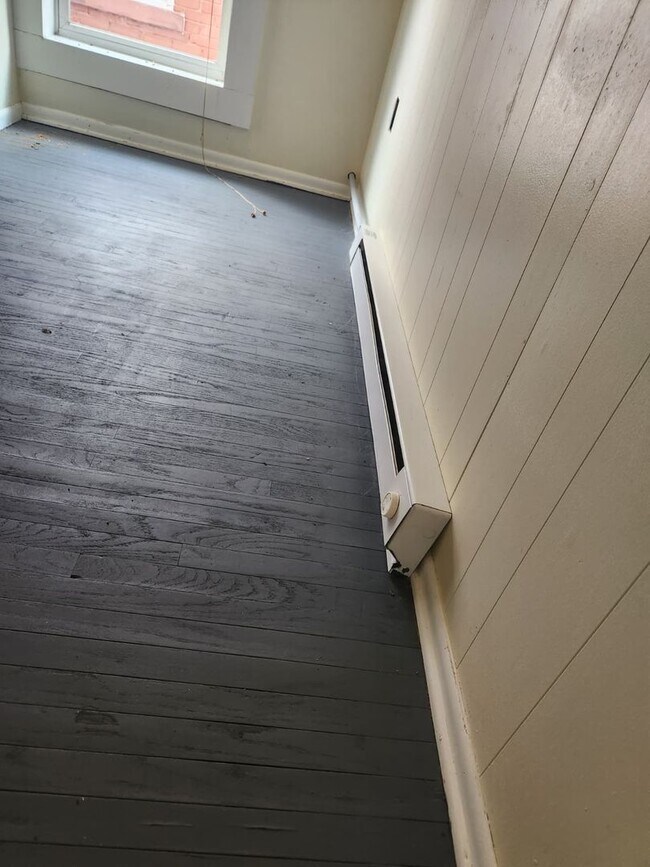 Building Photo - 413-415-415 N 6th Ave