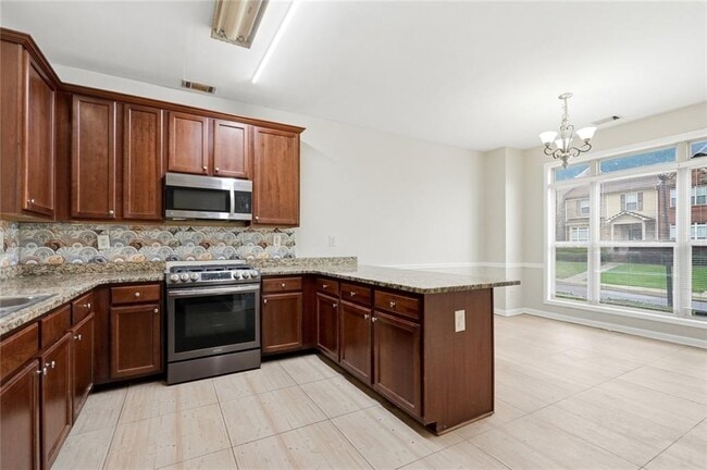 Building Photo - 6199 Thorncrest Dr