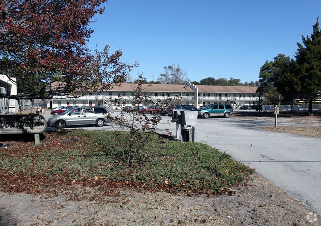 Building Photo - Briarwood