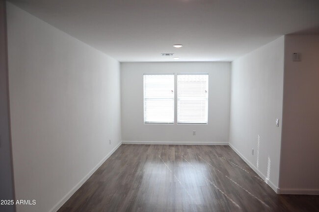 Building Photo - 1267 W Flowstone Trl