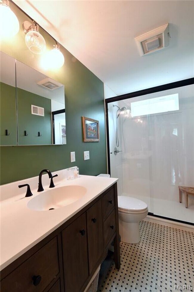 Building Photo - 342 Greenleaf Dr