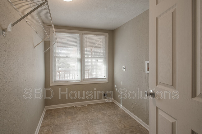 Building Photo - 1740 Sinnott Cir