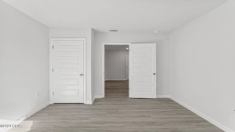 Building Photo - 293 Cades Ct