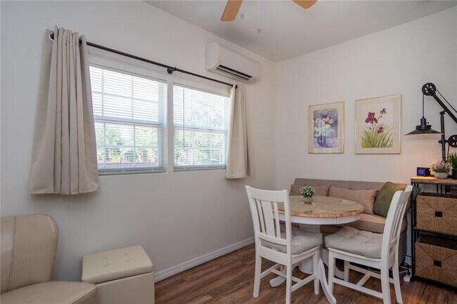 Building Photo - 327 25th St S