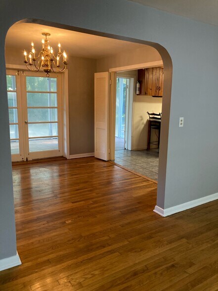 Building Photo - 302 NW 13th Ave