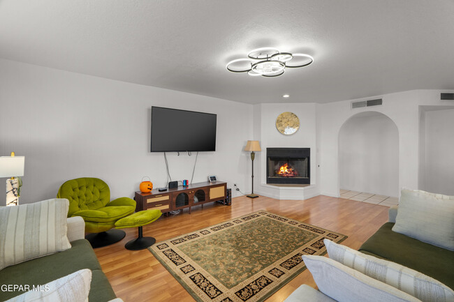Building Photo - 6205 La Posta Dr