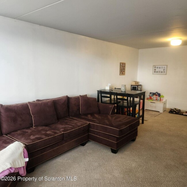 Building Photo - 220 Linden St