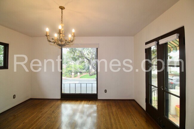 Building Photo - 2244 Plum St