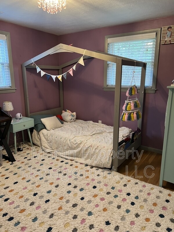 Building Photo - 27 Burlington Rd