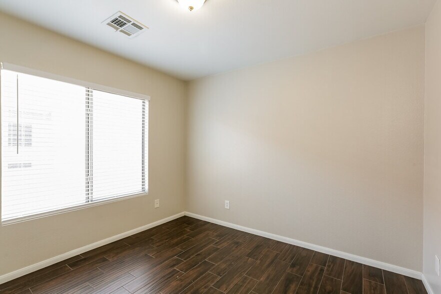 Building Photo - 6568 Duck Hill Springs Dr