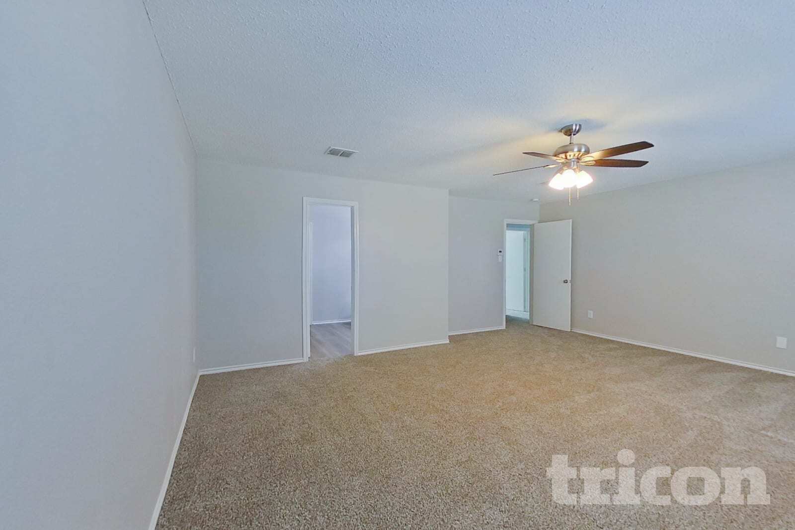 Building Photo - 16616 Jasmine Springs Dr