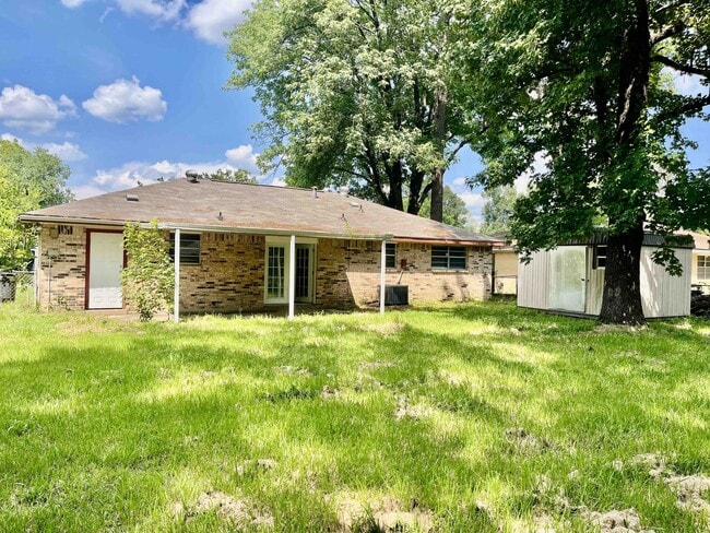 Building Photo - 11766 Willow Oak Ave