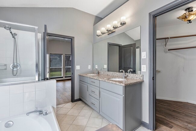 Building Photo - 20815 Whitevine Way