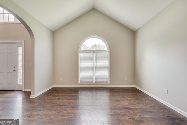 Building Photo - 6515 Fairgreen Dr