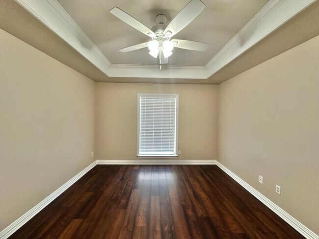 Building Photo - 2040 Yasmeen Cir