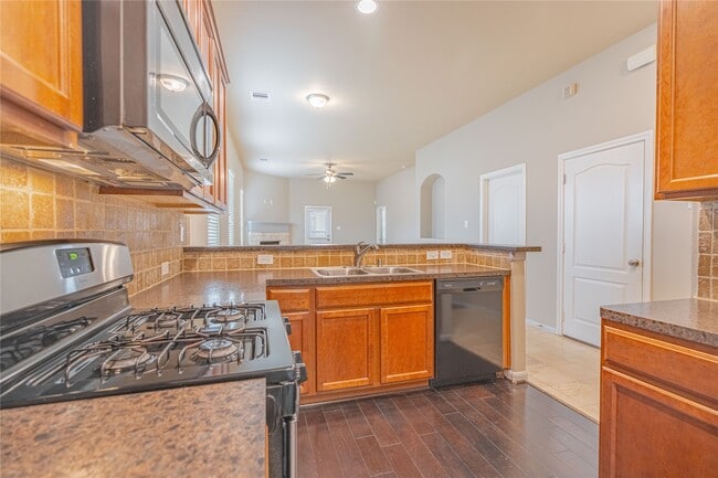Building Photo - 28514 Lockeridge Springs Dr