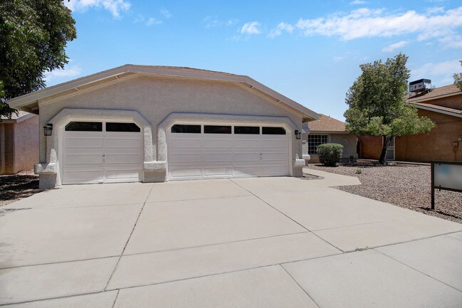 Building Photo - 4326 W Creedance Blvd