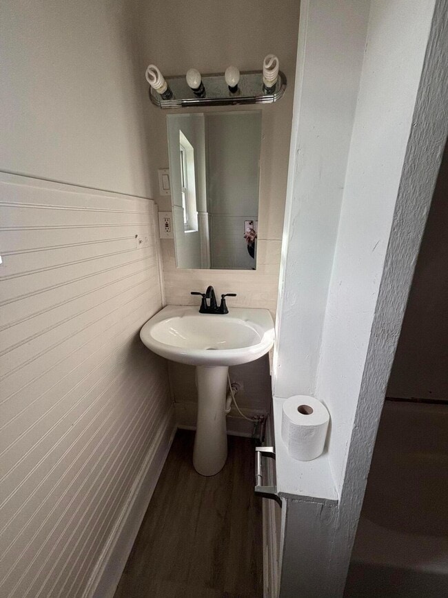 Building Photo - 218 Lechner Ave