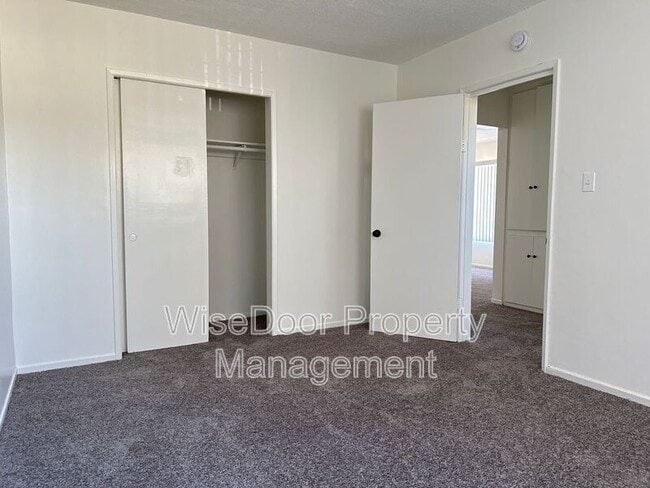 Building Photo - 1105 Beach St