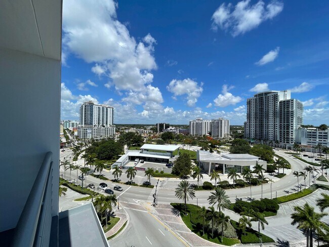 Building Photo - 1720 Harrison St