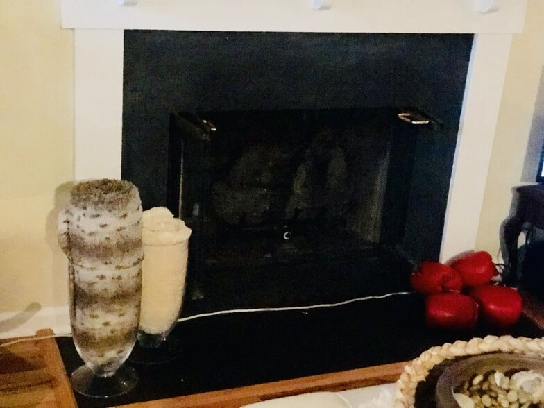 Building Photo - 210 Alum Springs Rd