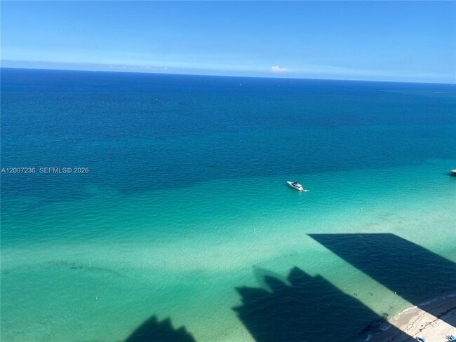 Building Photo - 17121 Collins Ave