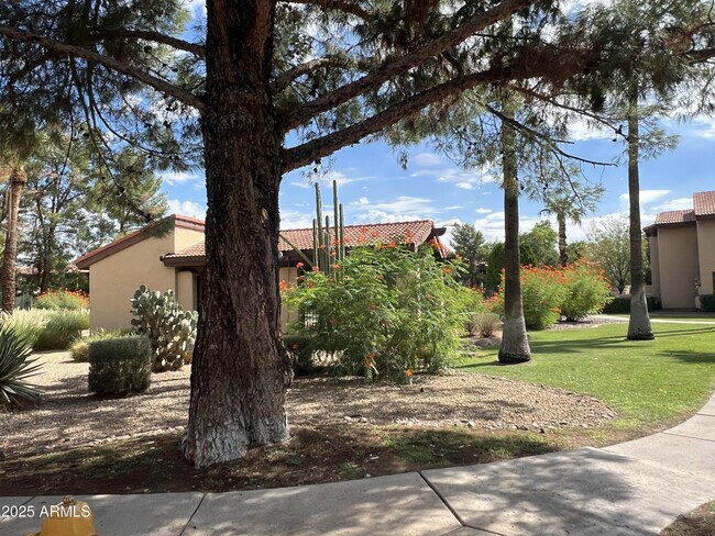 Building Photo - 1351 N Pleasant Dr