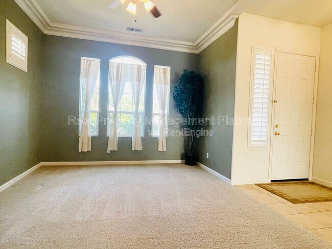 Building Photo - 2450 Magill Ave