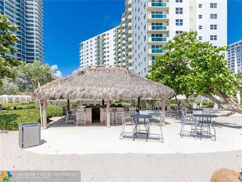 Building Photo - 3000 S Ocean Dr