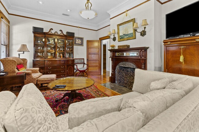 Building Photo - 305 NE 4 St