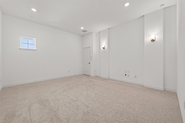 Building Photo - 7707 Lavender Ct