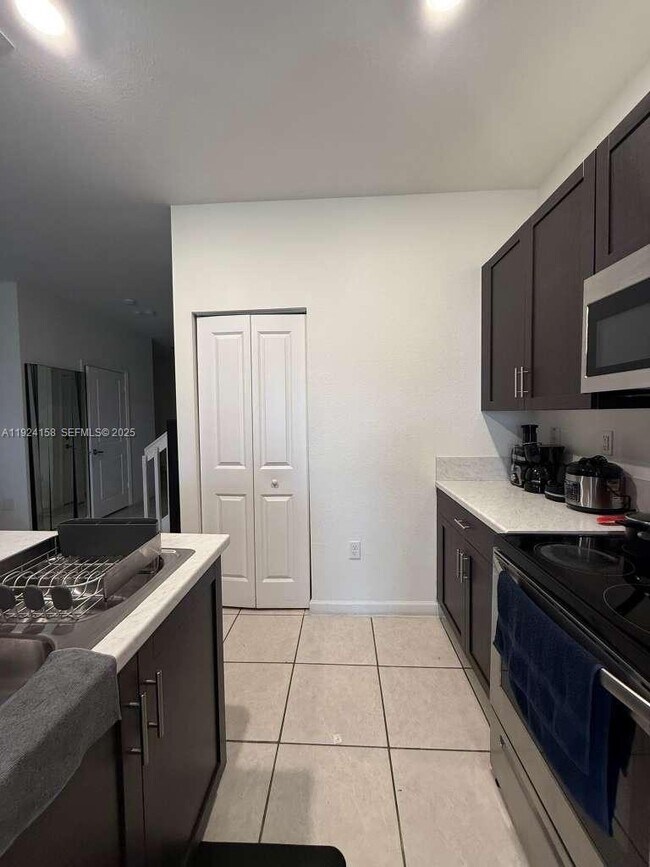 Building Photo - 25253 SW 107th Ct