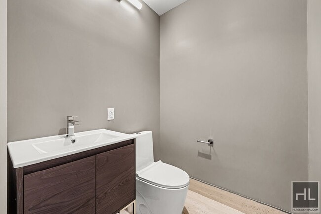 Building Photo - 91 Bruckner Blvd