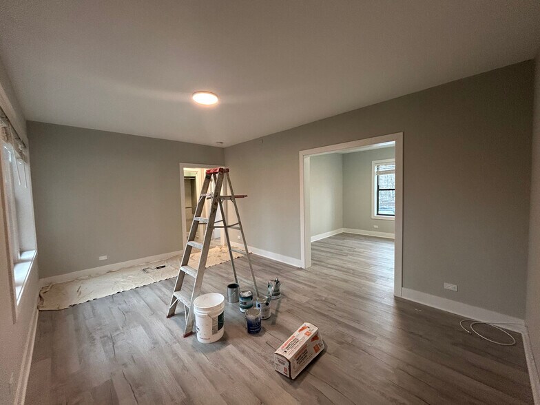 Building Photo - 372 Hazel Ave