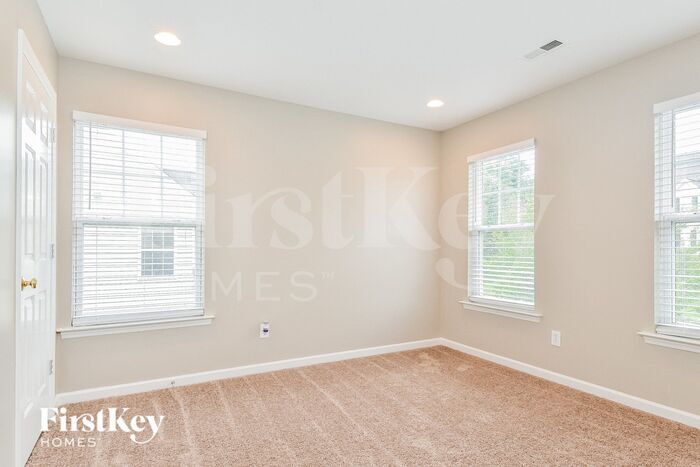 Building Photo - 104 Jamestown Oaks Dr