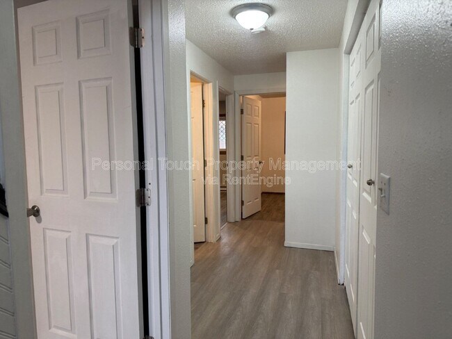 Building Photo - 2131 2nd Ave E