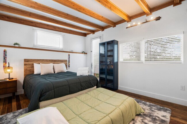 Building Photo - 9801 Mor Dr