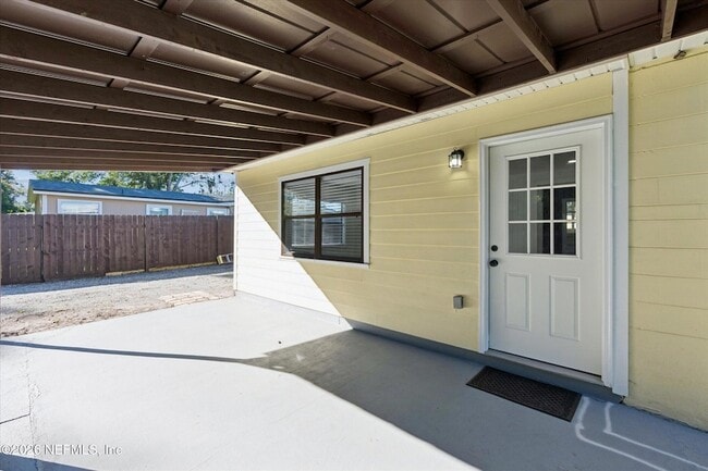 Building Photo - 863 Westgate Dr