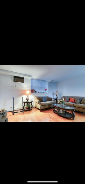 Building Photo - 500 S Center St