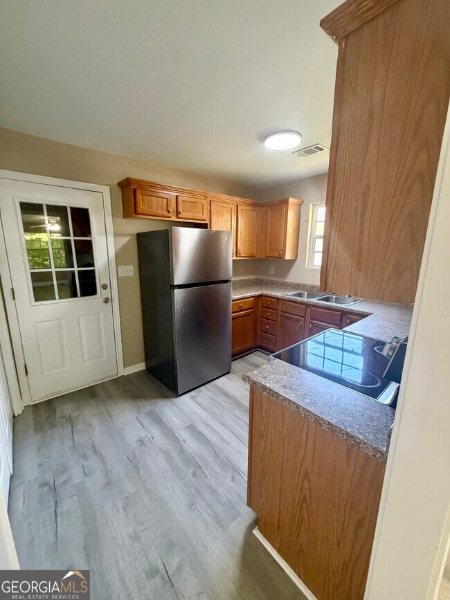 Building Photo - 110 Alice Dr