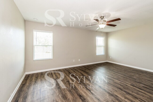 Building Photo - Charming 4BR 2BA Home